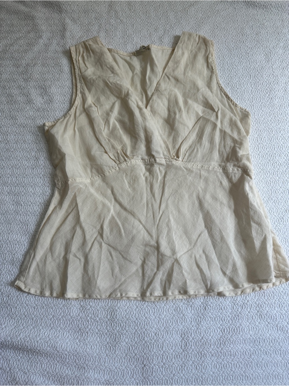 J. Jill Cream V-Neck Sleeveless top